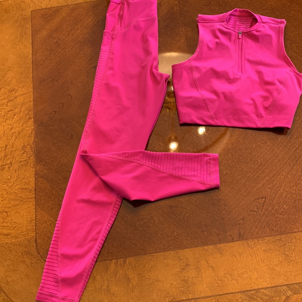 Nike dri-fit Pro set hot pink pants and top for gym